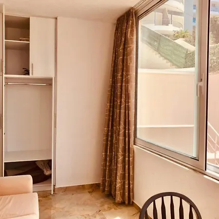 Cosy And Comfy 2 Min Walk To The