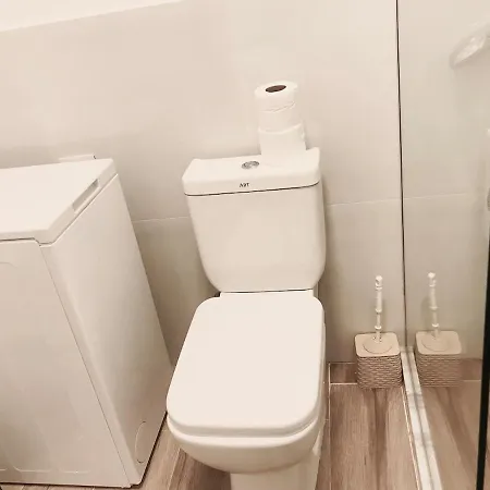 Apartament Cosy And Comfy 2 Min Walk To The