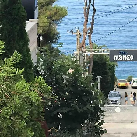 Cosy And Comfy 2 Min Walk To The Apartament *