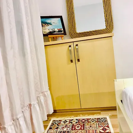 Cosy And Comfy 2 Min Walk To The Apartamento Sarandë