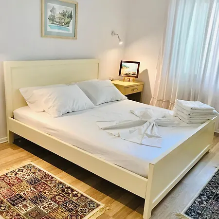 Apartament Cosy And Comfy 2 Min Walk To The Saranda