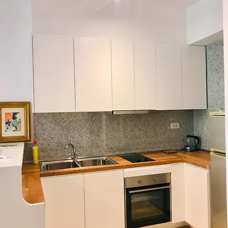 Cosy And Comfy 2 Min Walk To The Apartament