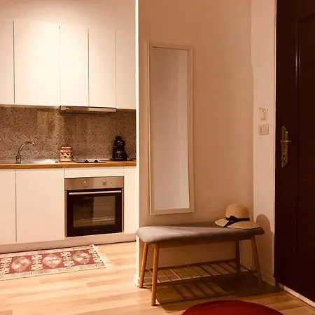 Cosy And Comfy 2 Min Walk To The * Sarande