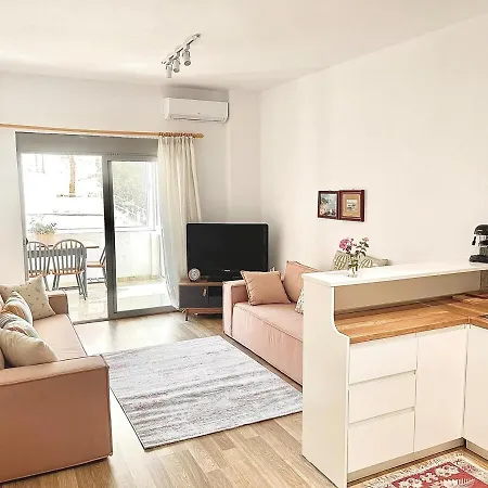 Lejlighed Cosy And Comfy 2 Min Walk To The Sarandë
